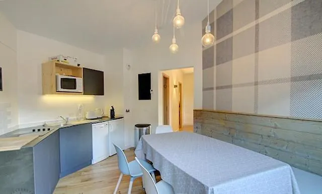 Appartement Familial - La Tania 0*,  France
